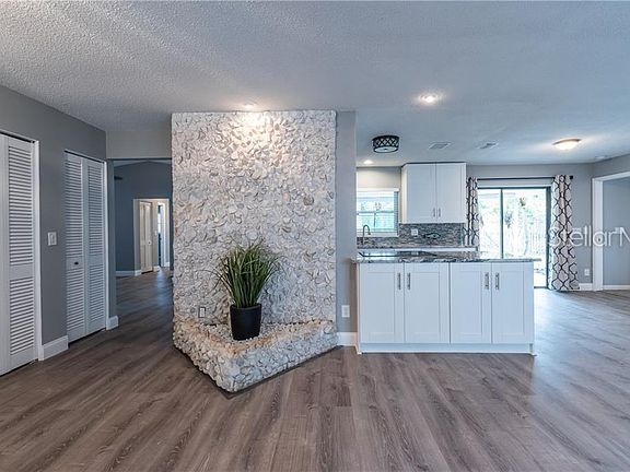 4th image of 2616 Fallsrock Dr