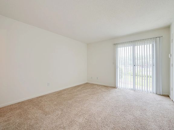 2nd image of 21 Pebble Point Ct #21