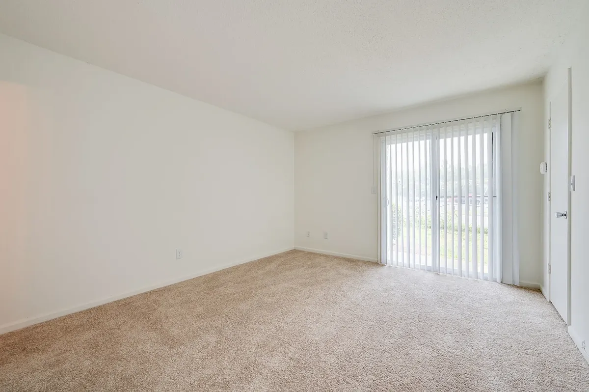Building Photo - 21 Pebble Point Ct #21