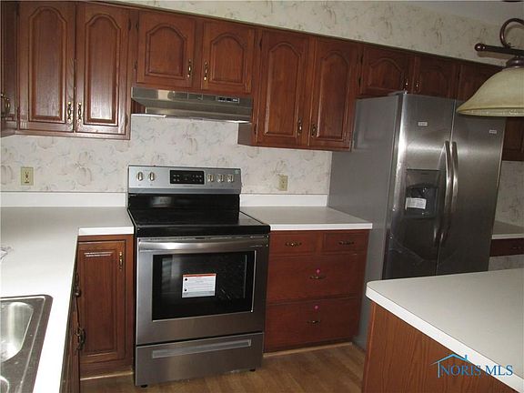 5th image of 26754 Mohawk Dr