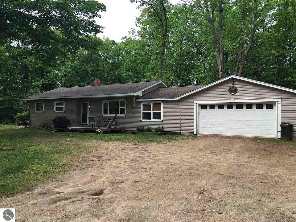 1st image of 14127 Ashwood Dr