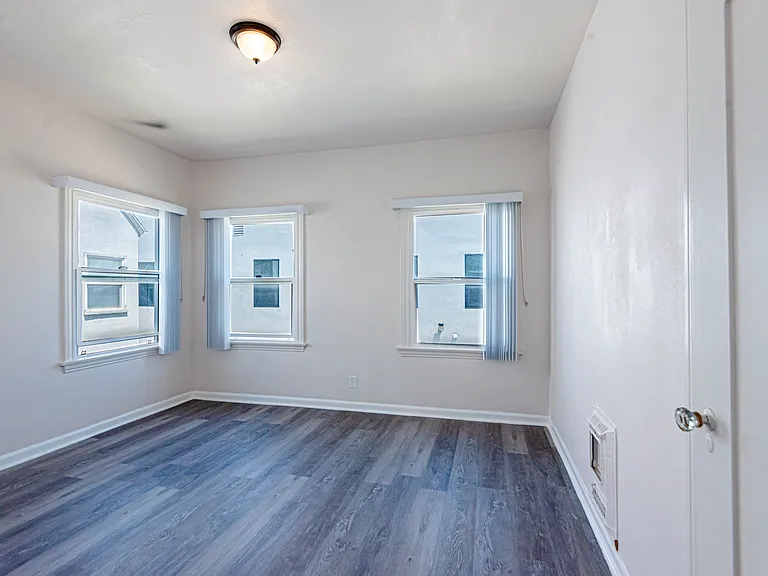 4915 S San Vicente Blvd #4915 — Photo 11