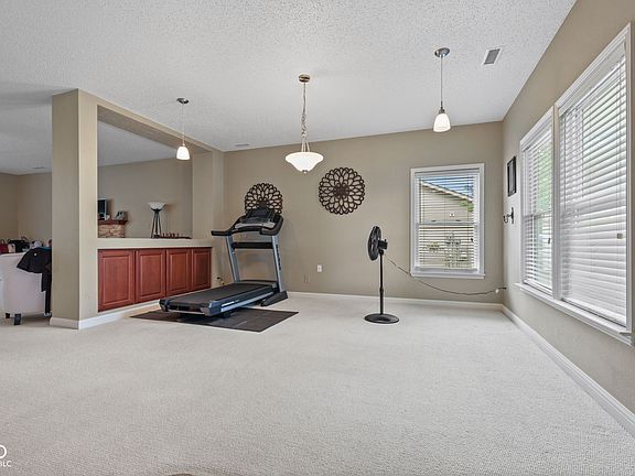 4th image of 1163 King Maple Dr