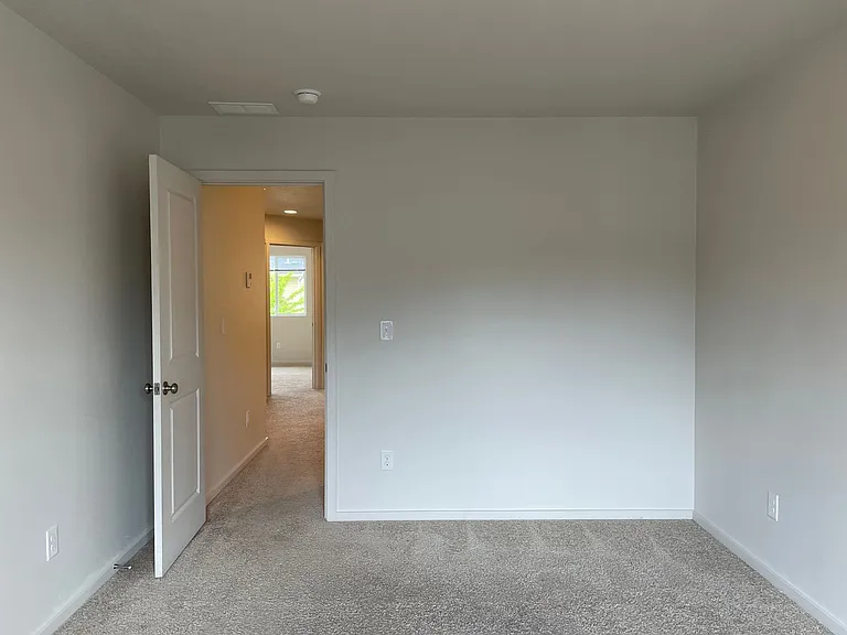 2140 NE 115th Ct — Photo 23