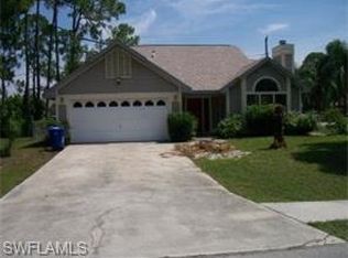 9225 Pineapple Rd, Fort Myers, FL 33967