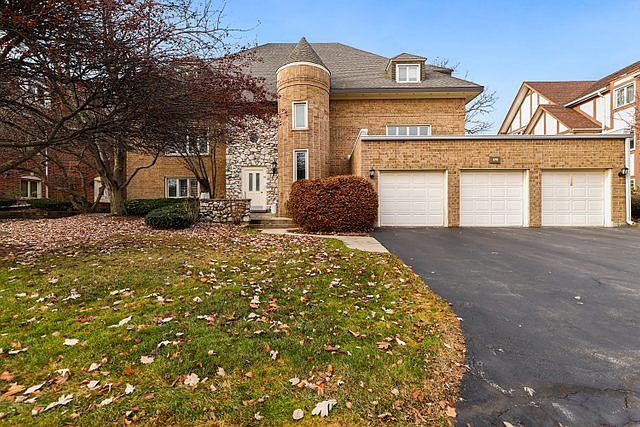 1st image of 670 Ballantrae Dr APT B
