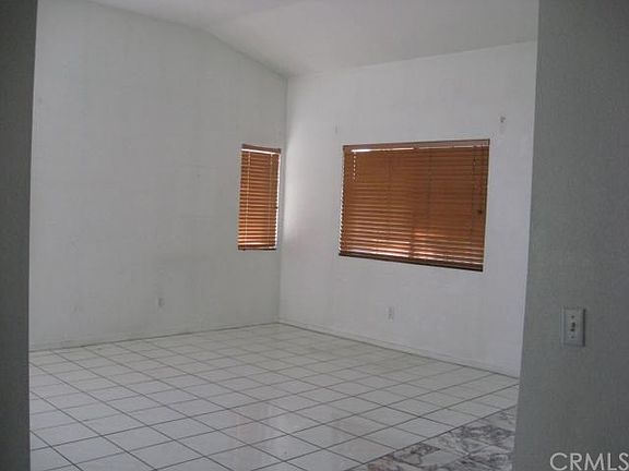 4th image of 1823 Curtis St