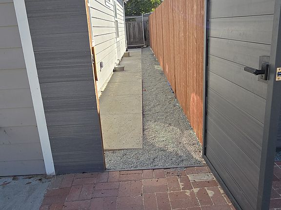 3rd image of 730 Chapman Dr #2