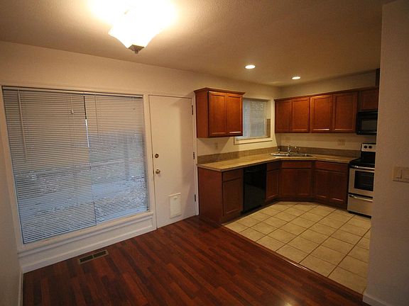 4th image of 175 Alice Ave S