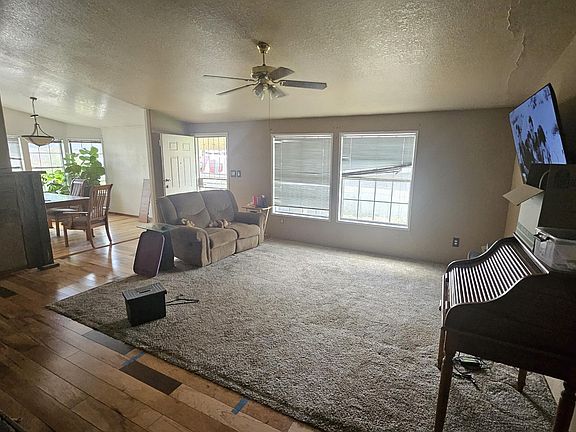 5th image of 114 E Phoenix St