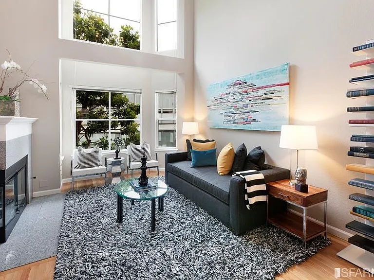 6 Jennifer Pl — Photo 2