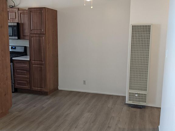 5th image of 123 N Hayworth Ave #7