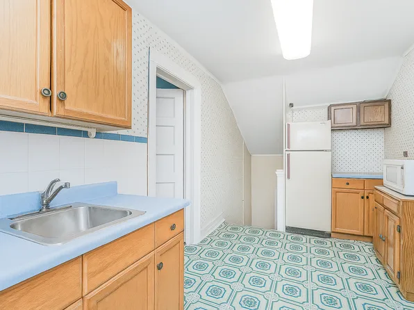 1917 Glenwood Road image 29 of 36