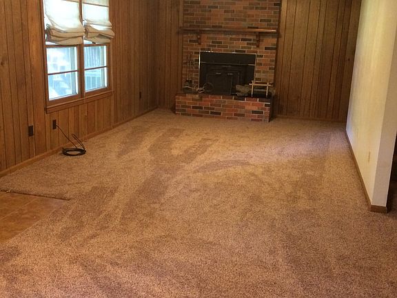 New carpet throughout