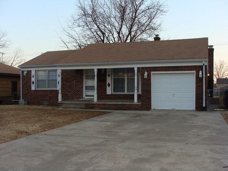 1st image of 726 SW 51st St