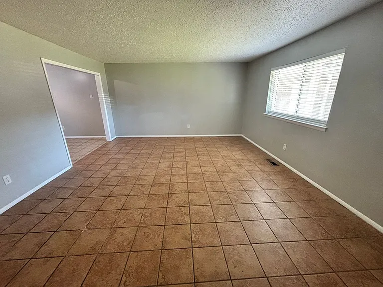 301 N University Dr #4 — Photo 15