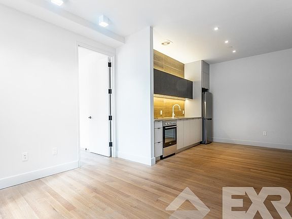 4th image of 287 Powers St #1T