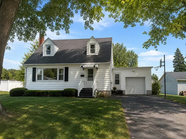 182 S Swetting St, Berlin, WI 54923