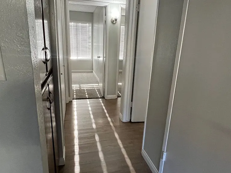 Raintree Garden Apartments — Photo 15