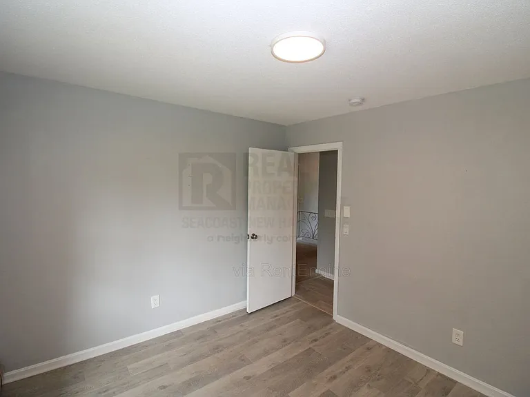 4 Nixon Park — Photo 18