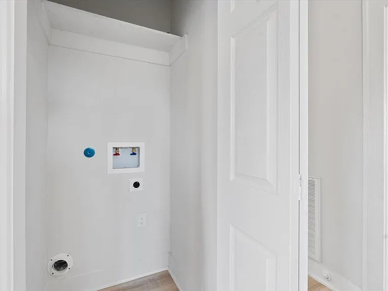 1118 Elliston St — Photo 25