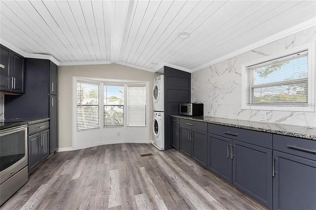 3 bed, 2.0 bath, 1560 sqft, $1,750 — Photo 3
