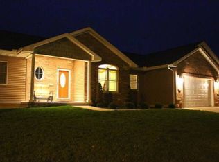 10 Fiddlestix Ct, Bloomington, IL 61705