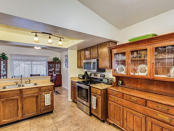 2nd image of 6548 W Poinsettia Dr
