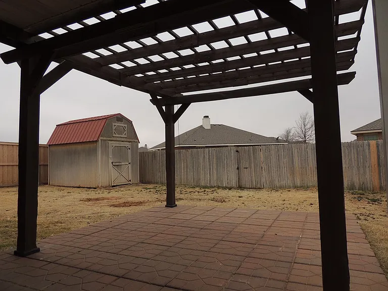 805 Nolan Ryan Dr — Photo 16