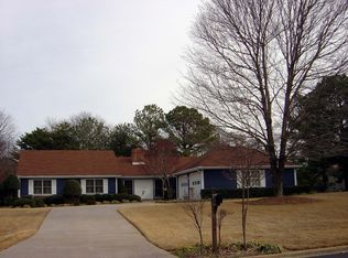 500 Saddle Creek Cir, Roswell, GA 30076