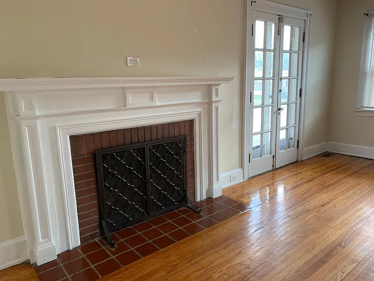 931 Nassau St #1 — Photo 8