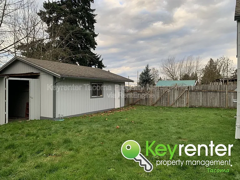 4816 E G St — Photo 33