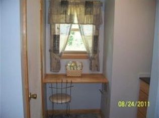 56 Butterworth Rd, Holland, MA 01521