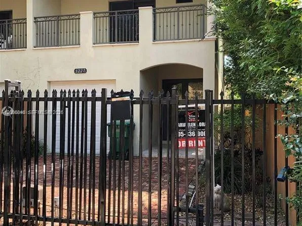 3227 Gifford Ln #3227, Miami, FL 33133