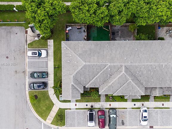 3rd image of 2648 SE 15th Ct