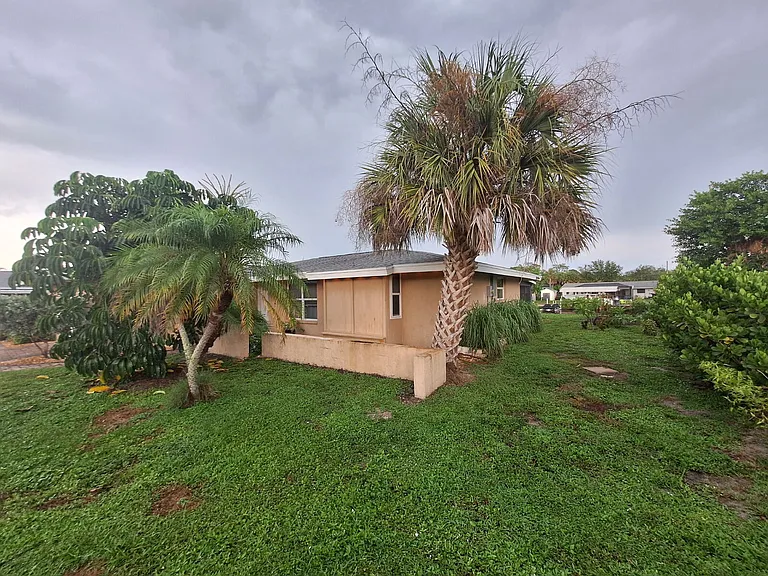 4050 Yucatan Cir — Photo 30