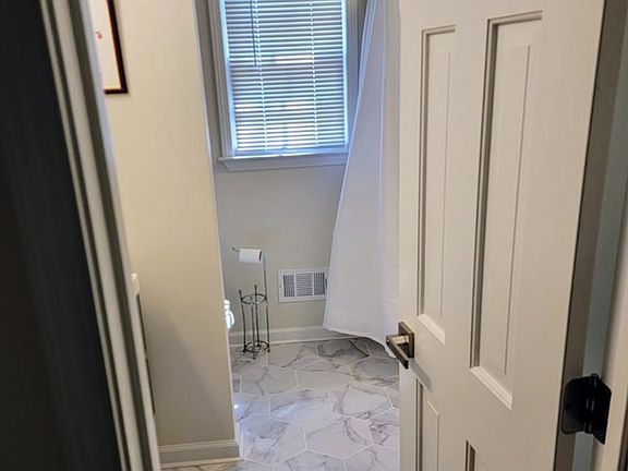 4th image of 2964 Beechwood Dr