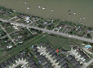 5027 Gulf Stream Ln, Bacliff, TX 77518