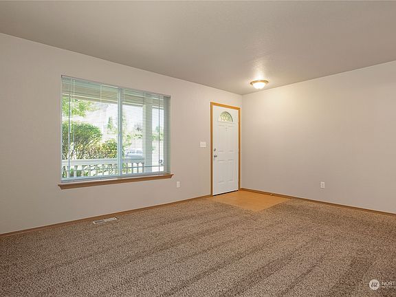 5th image of 6821 11th Avenue NE