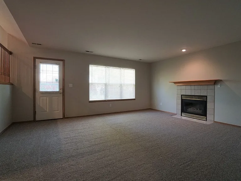 1072 Scarlet Oak Dr — Photo 12