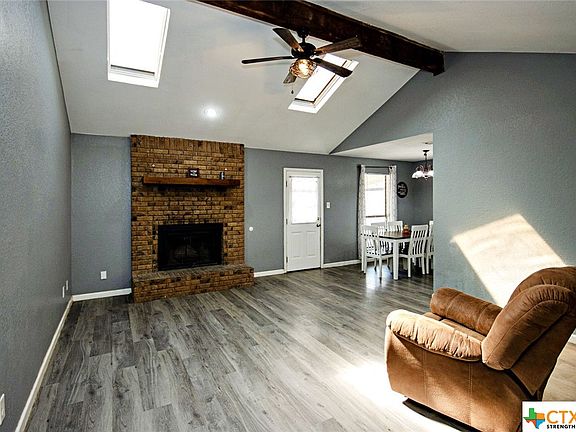 3rd image of 112 Blanket Dr