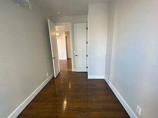 4th image of 93 Graham Ave #2B
