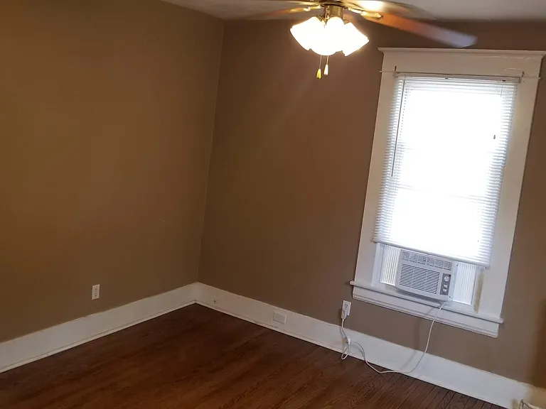 412 Woods Ave SW #3 — Photo 13