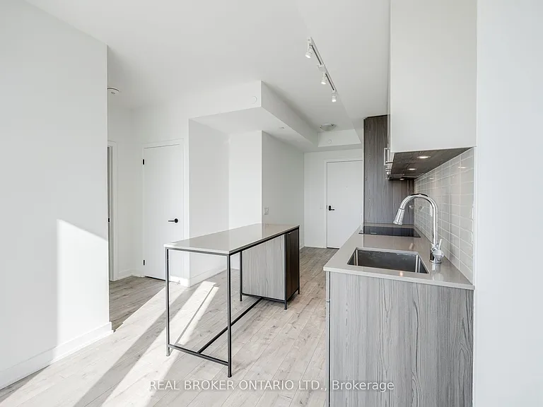 220 Missinnihe Way #1117 — Photo 8