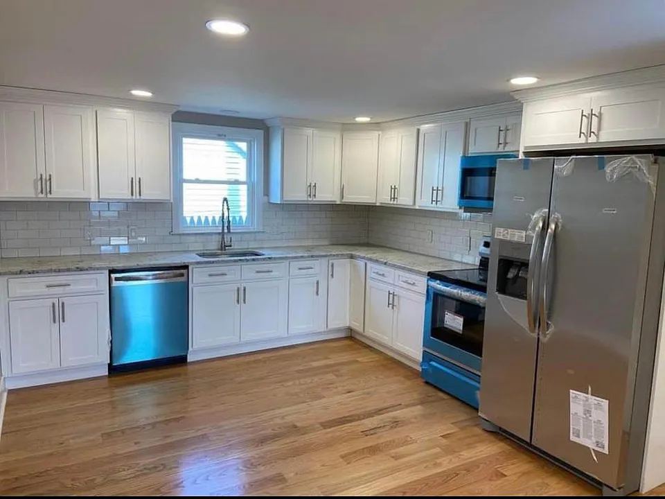 17 Grove St #17B