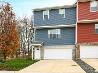 738 Cox Ct, Le Claire, IA 52753