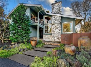 3056 Magnolia Blvd W, Seattle, WA 98199