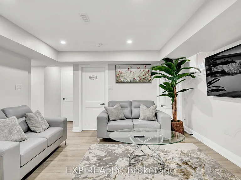448 Dougall Ave #B — Photo 6