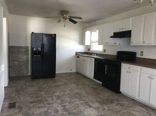 5300 Foxfire Rd, Fayetteville, NC 28303