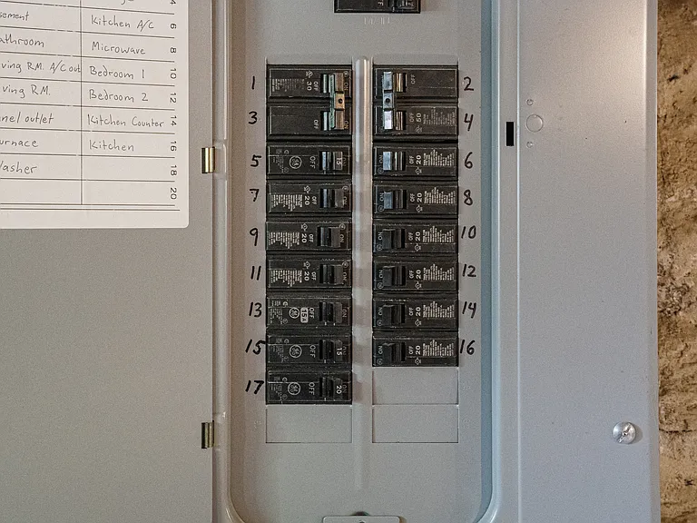 6 Boys Ave — Photo 21